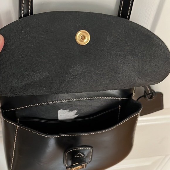 Dooney & Bourke black crossbody with duster - Picture 8 of 13